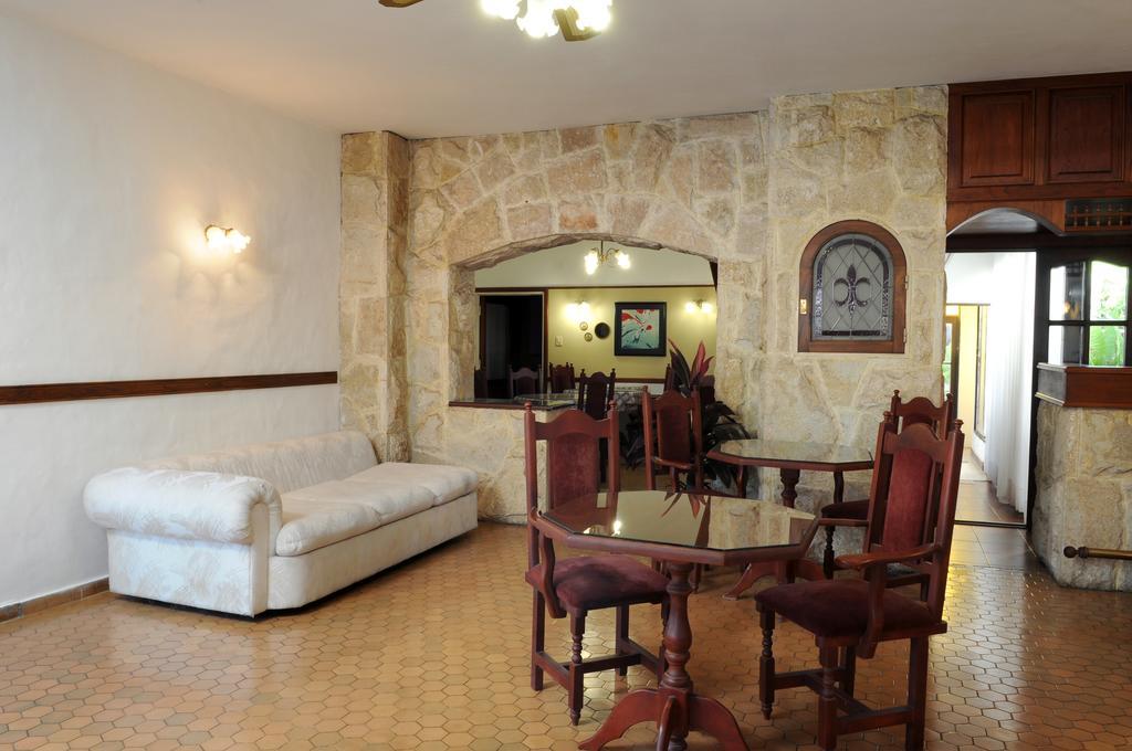 Andino Hotel Villa Carlos Paz Buitenkant foto